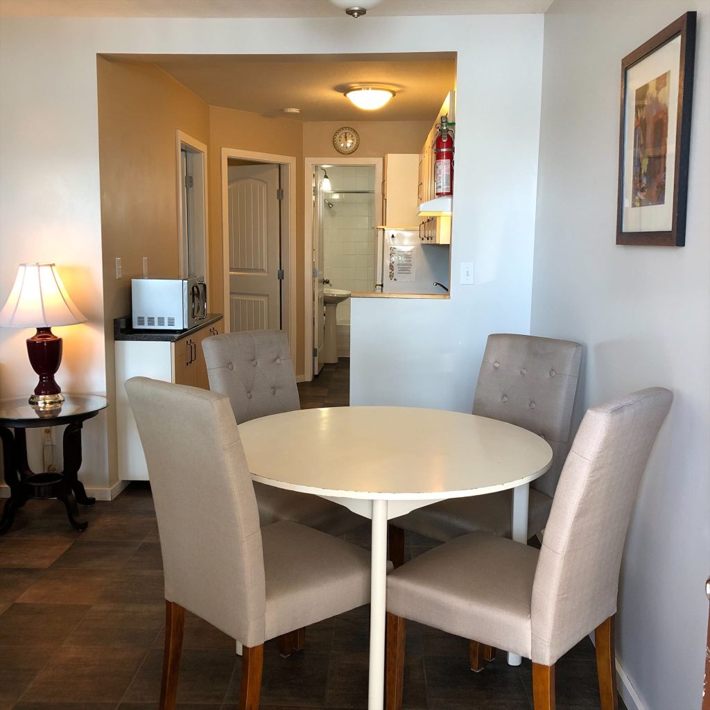 dining, two-bedroom, lakeview, suite